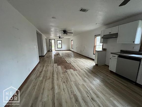 5th image of 1006 SE 3rd St