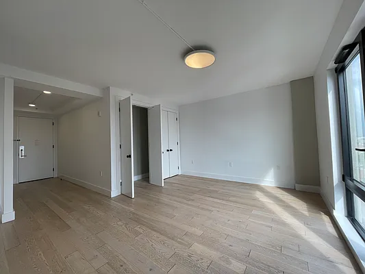 Rented by REAL New York | media 16