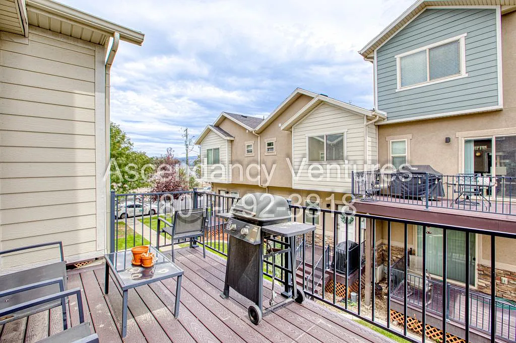 3871 S 1630 W — Photo 4