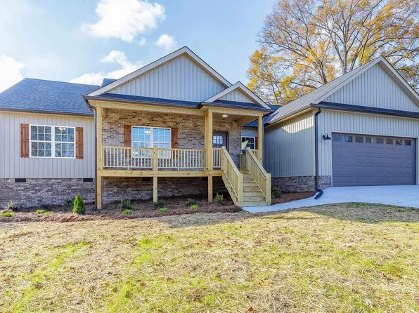 3205 Leona Dr, Rocky Face, GA 30740