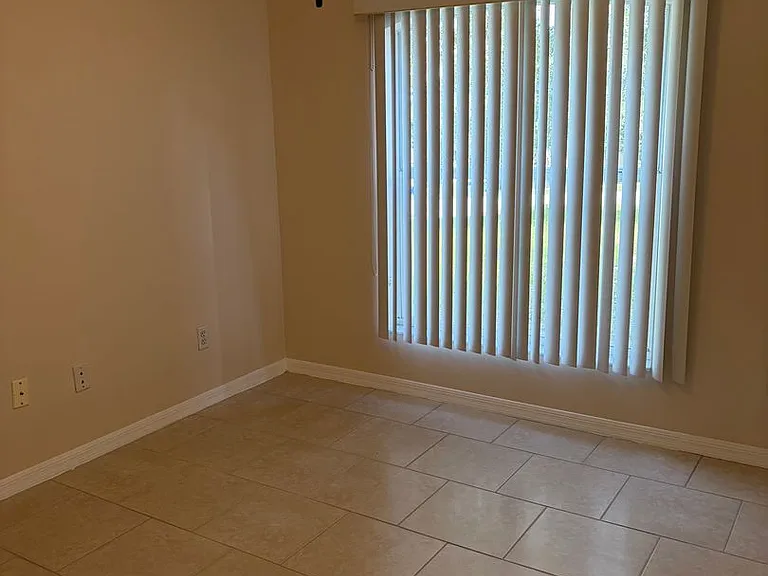 985 Scenic View Cir — Photo 13
