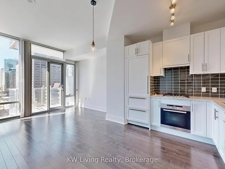 39 Queens Quay E #940 — Photo 4