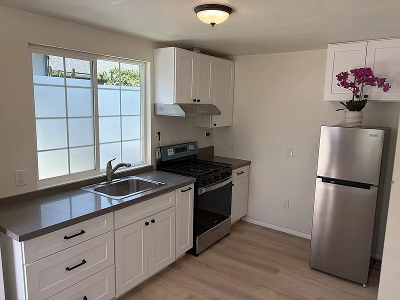 1 bed, $2,200 — Photo 3