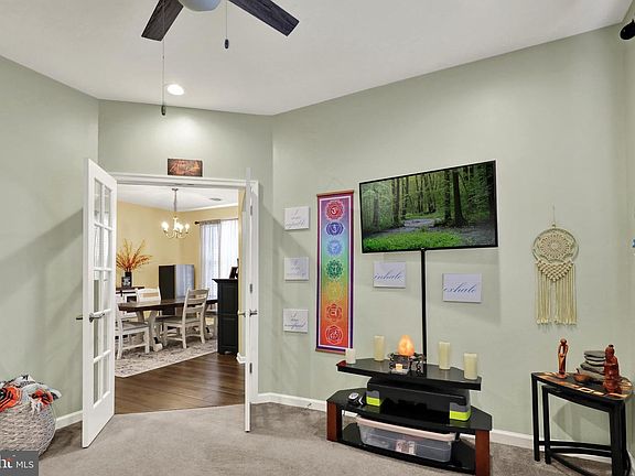 5th image of 7 Cedarcrest Ln