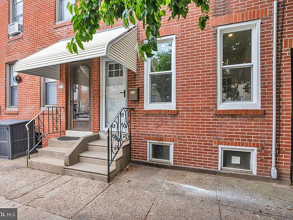 3rd image of 622 Fernon St
