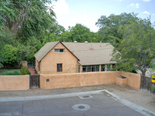 1329 Cordova Ave NW, Albuquerque, NM 87107