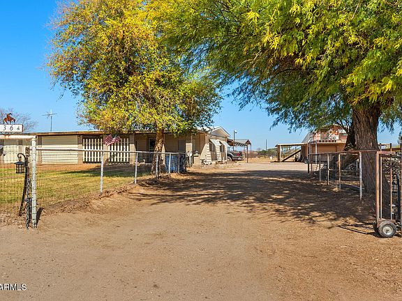 3rd image of 836 W LENORA Way