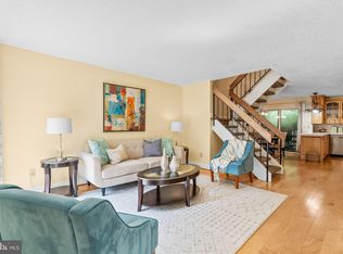 12130 Captiva Ct, Reston, VA 20191