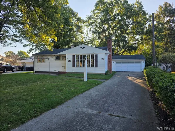 92 Gath Ter, Tonawanda, NY 14150