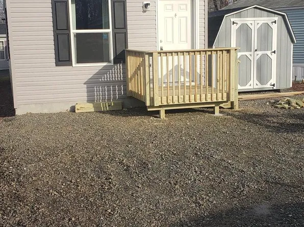 61 Maple Leaf Dr, Sellersville, PA 18960