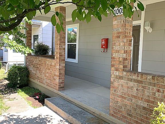 4th image of 1009 Jamison Ave SE