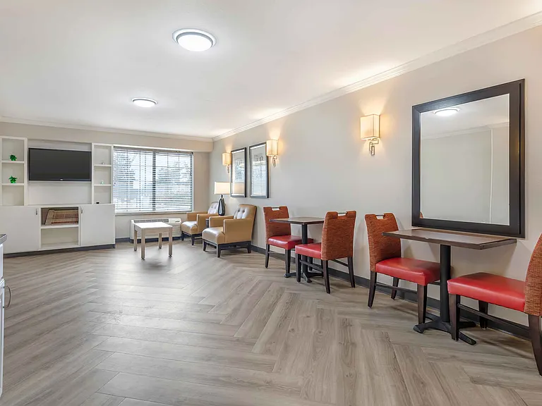 Breakfast Room