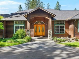 196 Pooh Ln, Grants Pass, OR 97526