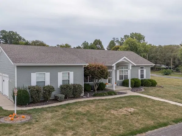 120 N Rock Island Ave, Vandalia, IL 62471