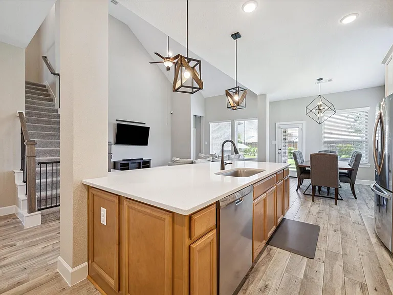11718 Lost Maples Springs Dr — Photo 13