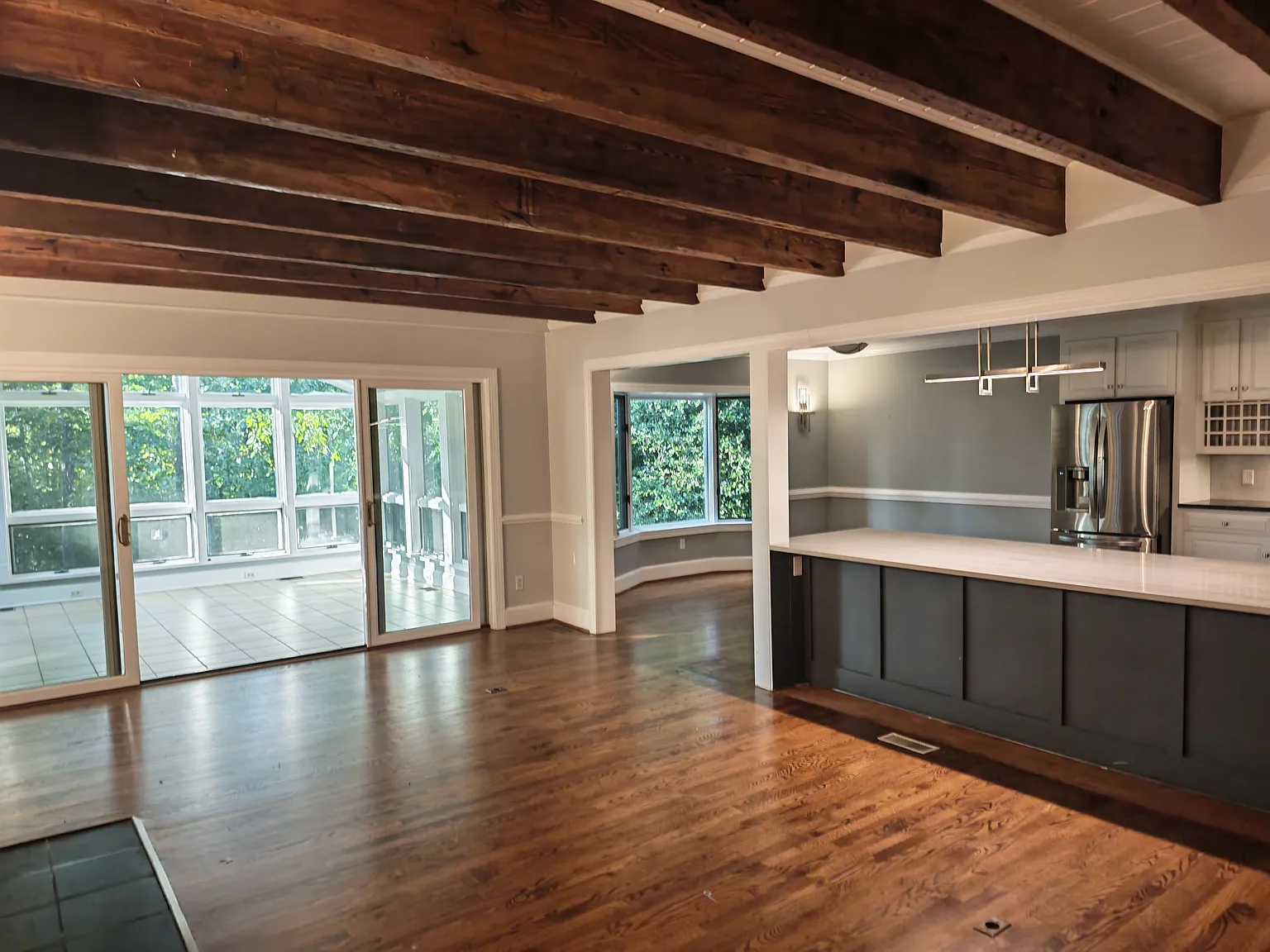 5 bed, 4.5 bath, 4250 sqft, $4,700 — Photo 2