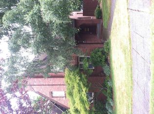 1616 NE 73rd St, Seattle, WA 98115