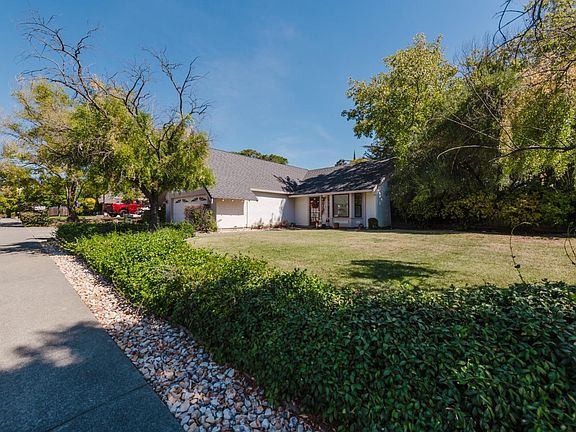 2nd image of 2766 Vista Palomar