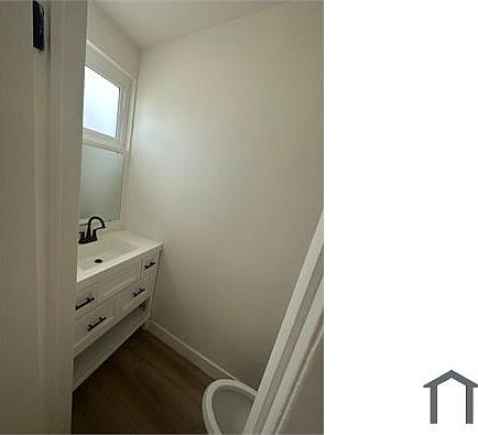 1st image of 6655 Woodley Ave #15