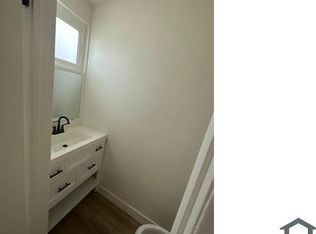 6655 Woodley Ave #15, Van Nuys, CA 91406