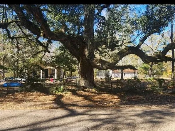 738 Foy St, Mandeville, LA 70448