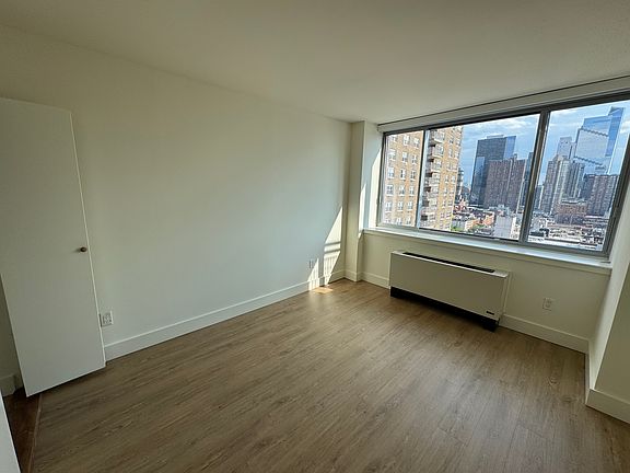 4th image of 510 W 52nd St APT 19N