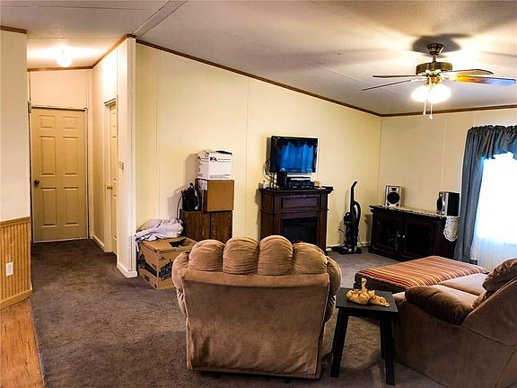 5th image of 16 Glenview Dr