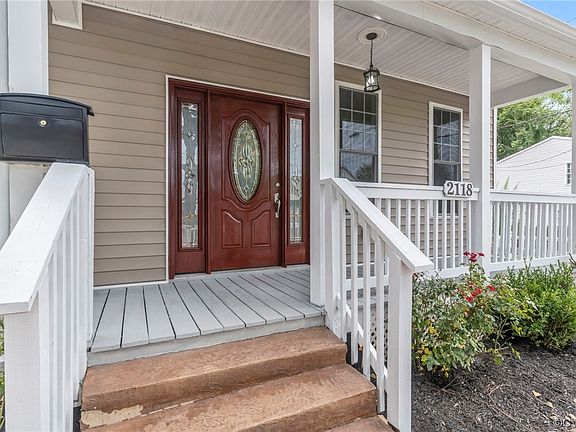 3rd image of 2118 Edwards Ave