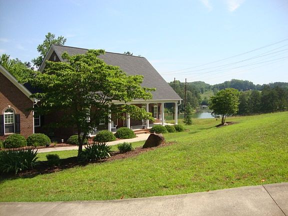 2nd image of 190 Island Dr