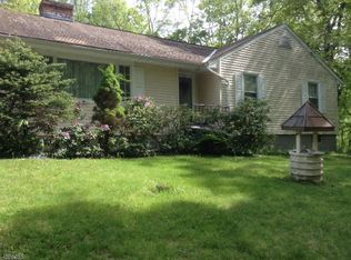 2 Greywood Ln, Andover, NJ 07821