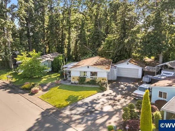 11847 Chateau Dr NE, Woodburn, OR 97071