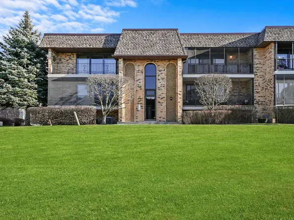 15720 Brassie Ct APT 2S, Orland Park, IL 60462