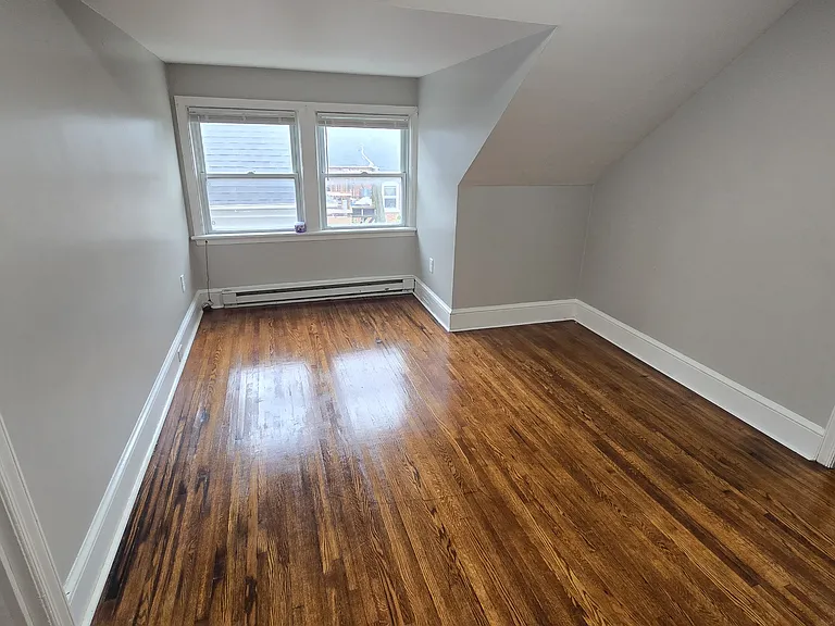 715 Oak Hill Ave #3 — Photo 9