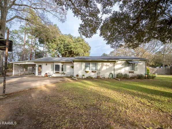 1529 Chataignier Rd, Ville Platte, LA 70586