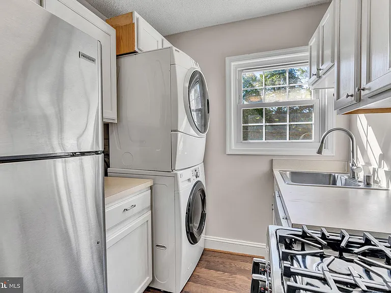 2237 Farrington Ave #203 — Photo 9