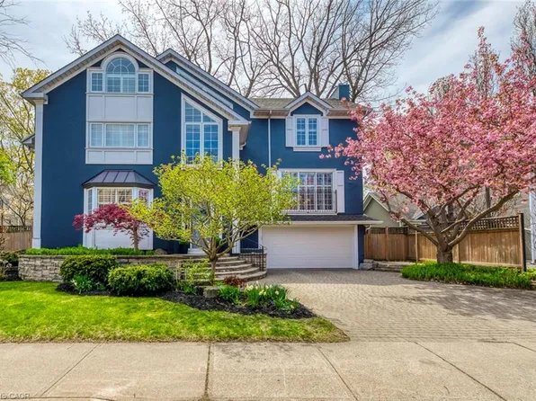 48 Forsythe St, Oakville, ON L6K 3J7