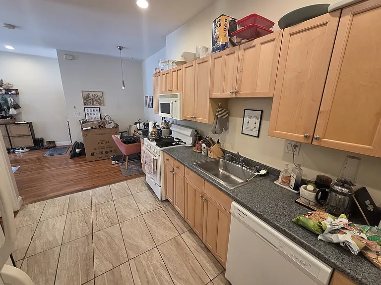 26 Tufts St — Photo 2