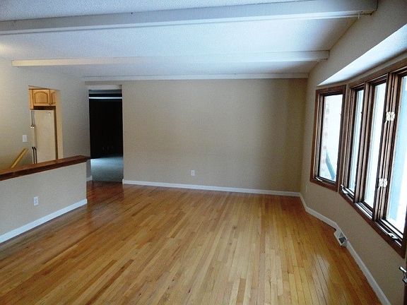 3rd image of 13227 Fremont Ave S