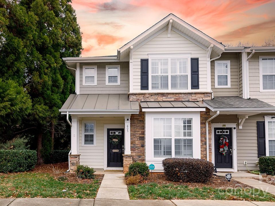 1st image of 805 Lacebark Dr