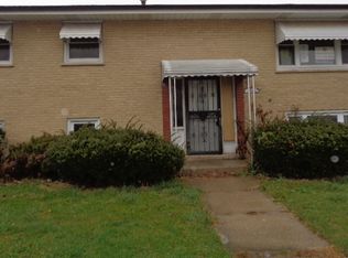 840 E 152nd St, Phoenix, IL 60426