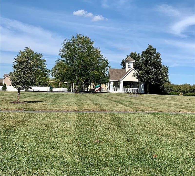 1st image of 214 Triple Crown Dr