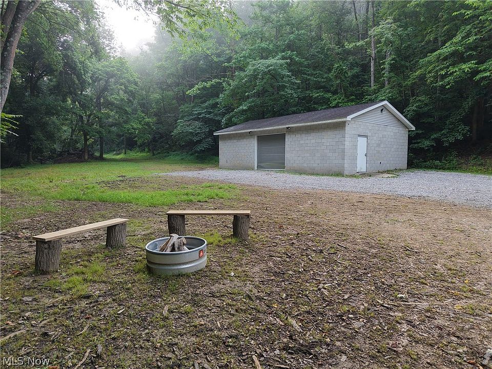 1st image of Hinkley Hollow Rd