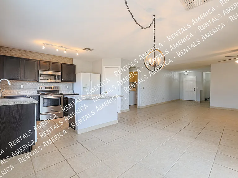 1324 S Mosley Ct — Photo 9