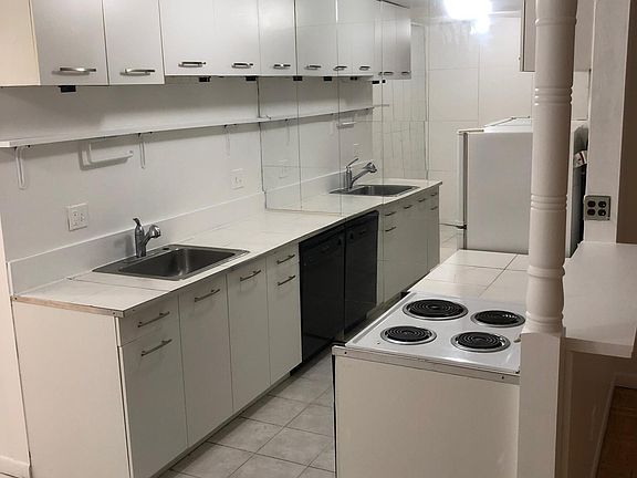 3rd image of 33306 Harper Ave