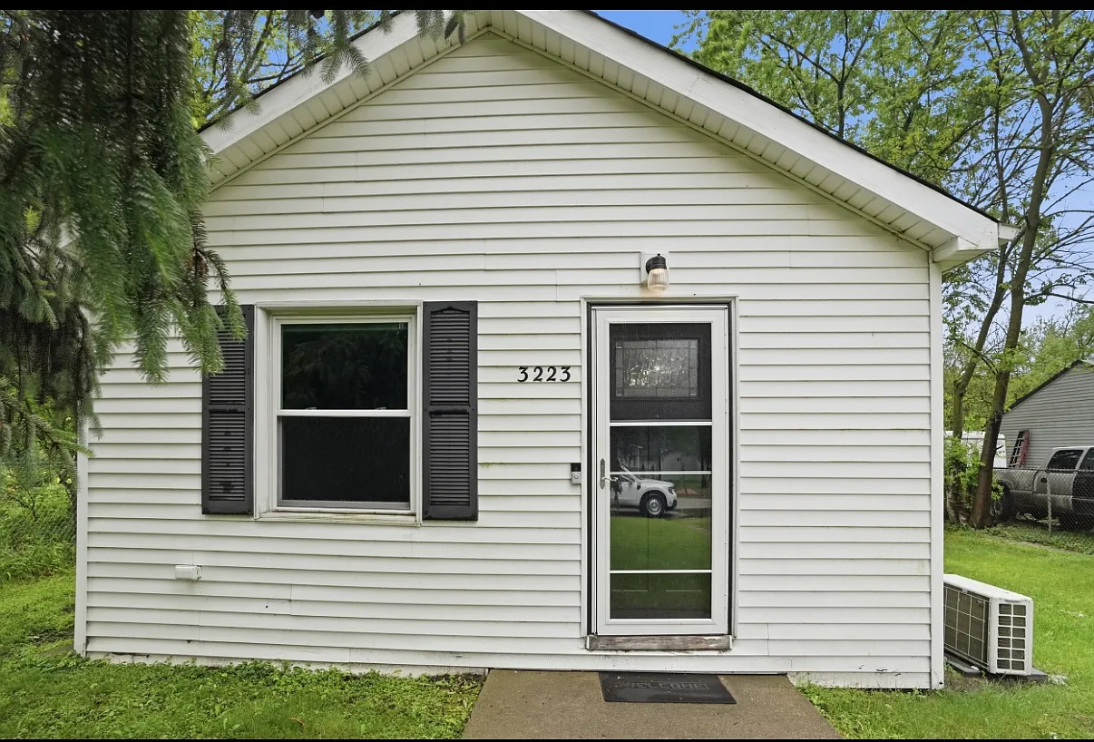 3223 E 35th Pl — Photo 1