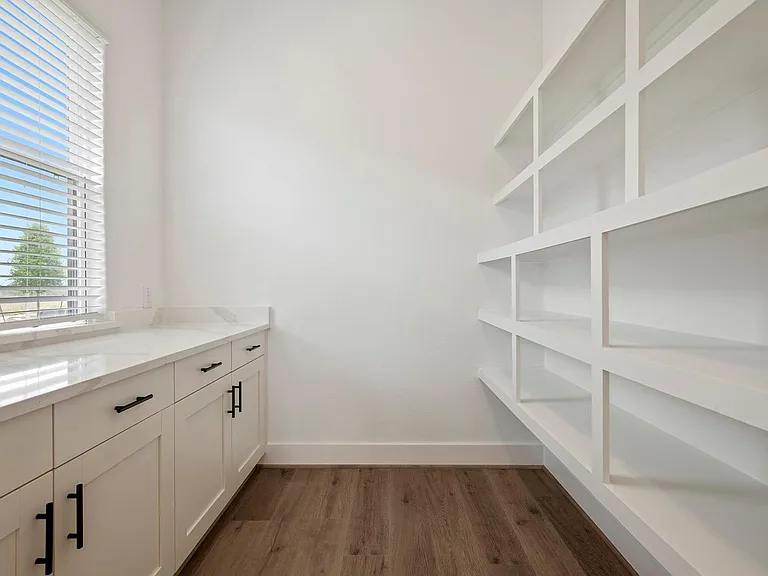 1808 Drover Ln — Photo 12