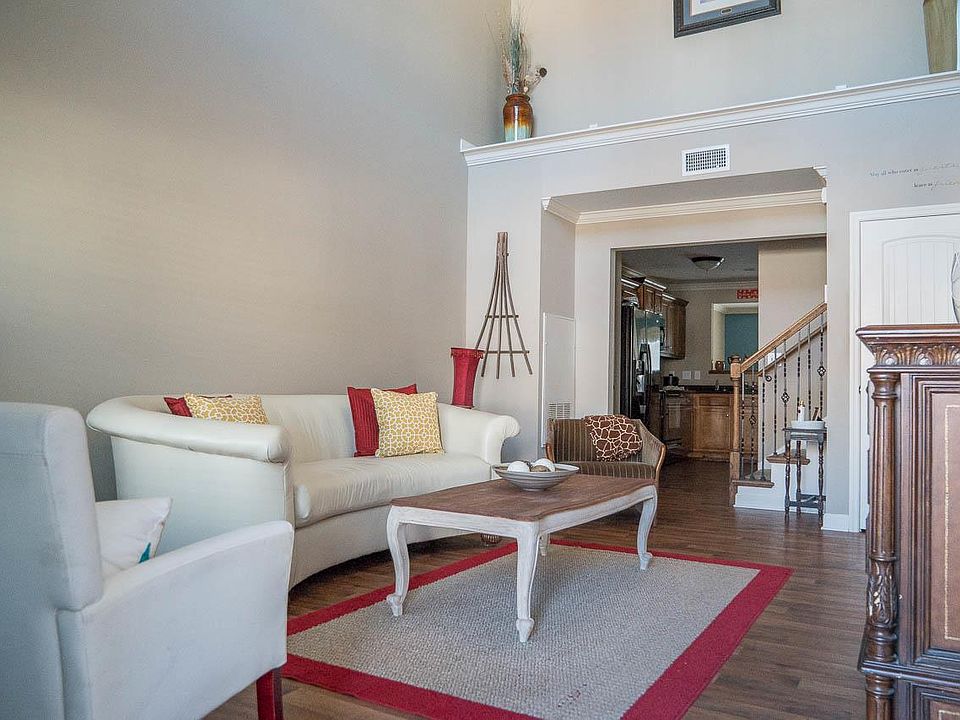 1st image of 4217 Aurora Cir