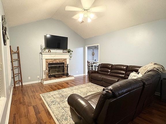 2nd image of 206 Southern Walk Cir