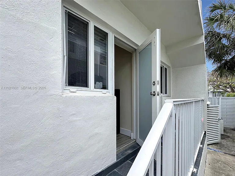 965 Bay Dr #2 — Photo 22