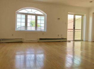 7809 69th Rd APT 3, Middle Village, NY 11379